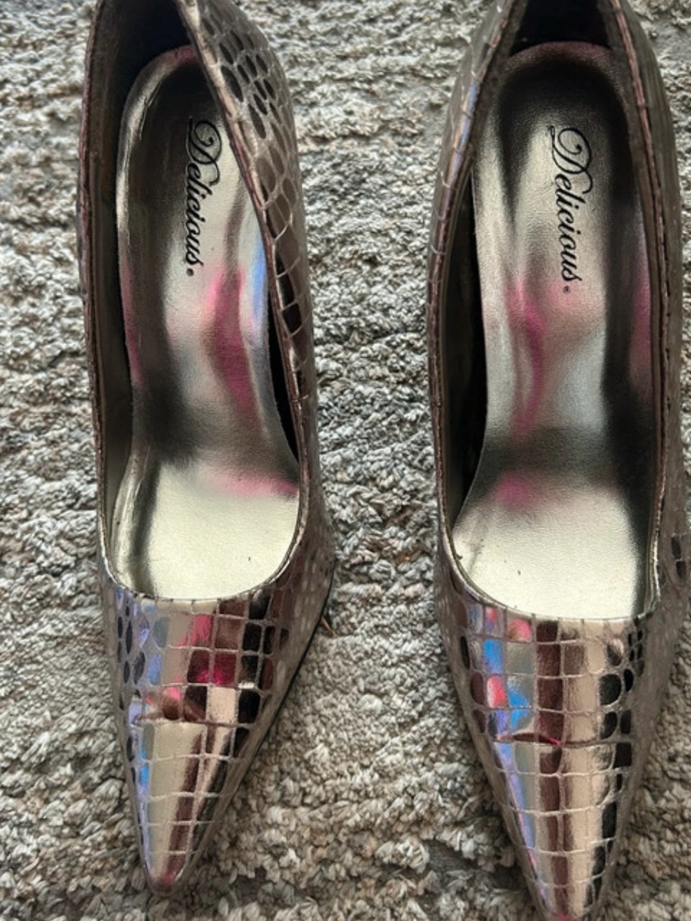 Delicious Iridescent Croc-Embossed Pointed Toe Pumps - Silver-Bronze